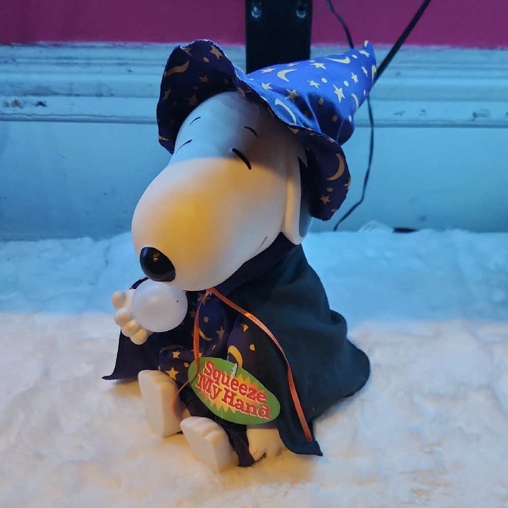 Snoopy Vintage Rare Halloween, Wizard Dog Toy with Blue and Black Cape